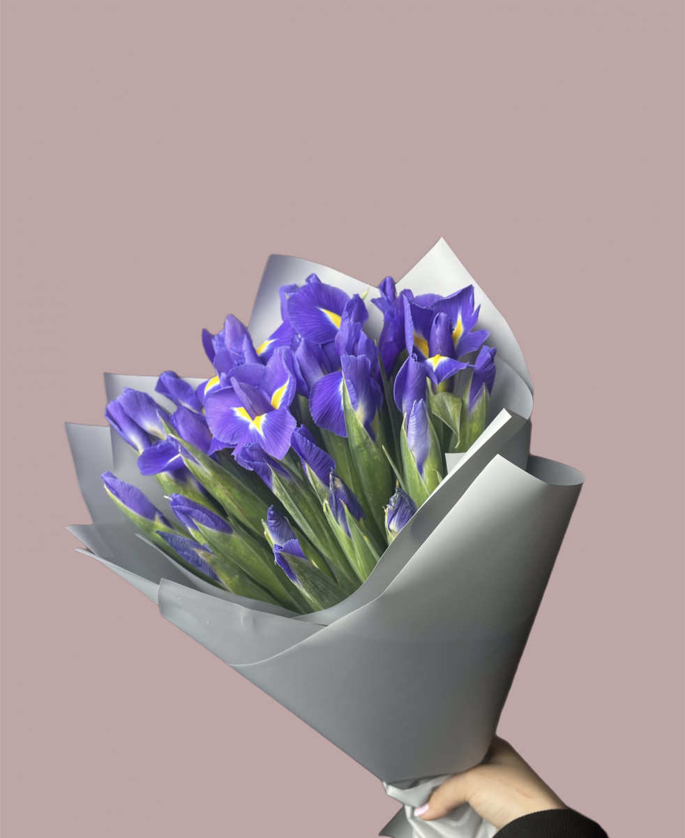 Букет синих ирисов