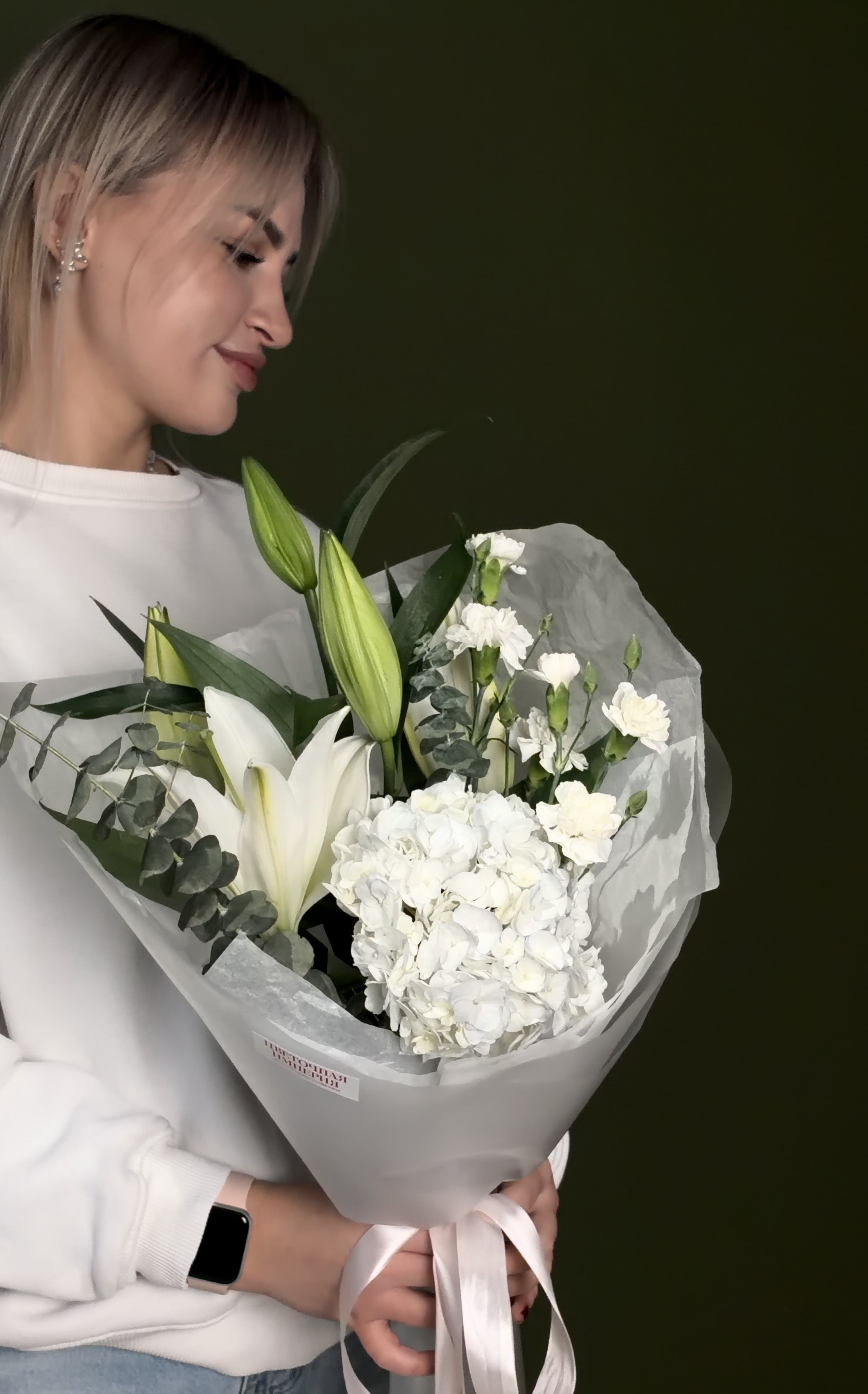 Букет с лилией и гортензией «White & Green» / Размер S